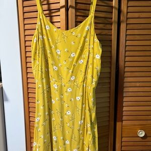 Sleeveless cami dresses -yellow floral